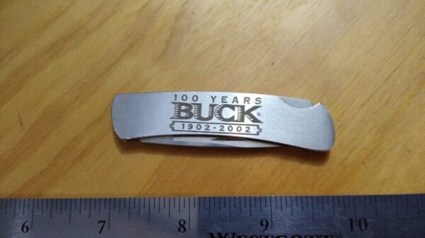 BUCK 525 Limited Edition Commemorative 100 Years 1902-2002 Knife with Original Wood Case Condition:[Used – like new] Collectible Knives