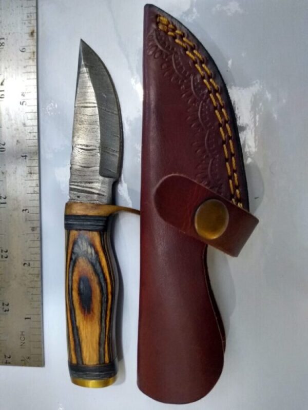 Handmade Damascus 6″ Fixed-Blade Clip-Point Knife with New Leather Belt Sheath [New-Unused]. Custom/Handmade