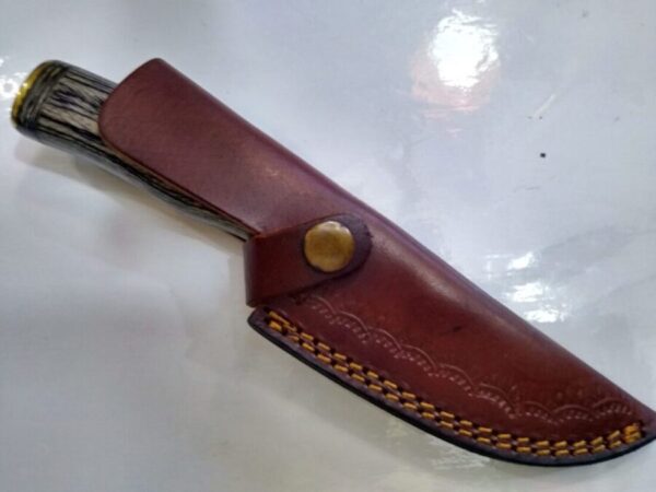 Handmade Damascus Pattern Fixed-Blade Straight-Back knife, with Belt Sheath. Collectible Knives