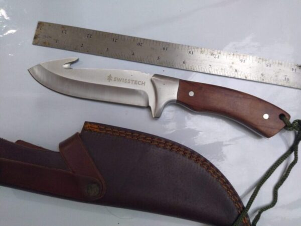 SwissTech 10″ Fixed-Blade w/Gut Hook and leather belt sheath. Fixed-Blade