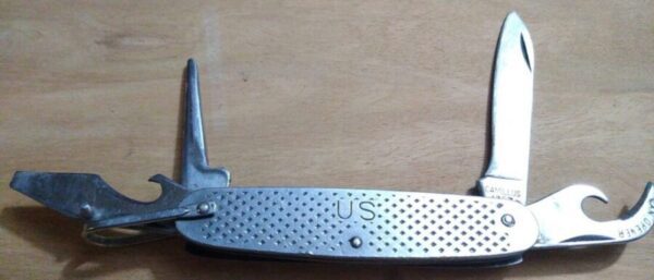 Vintage Camillus US 1958 multi-tool, 4 blade military camp knife with Bail[Used – Very Good Cond.] Camp Knives