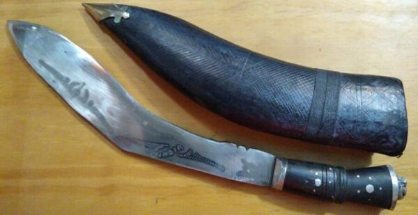 Handmade 8.5″ Indian kukri with Horn Handle and Sheath with a lion heads pommel sheath [Used – Mint Cond.]. Collectible Knives