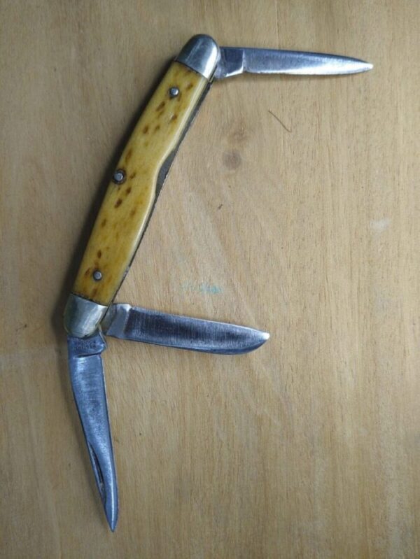 Vintage 3 blade ‘Dual Personality’ Western Boulder Co. Stockman Pocket Knife w/mismatched scales[Used – Good Cond.] Collectible Knives