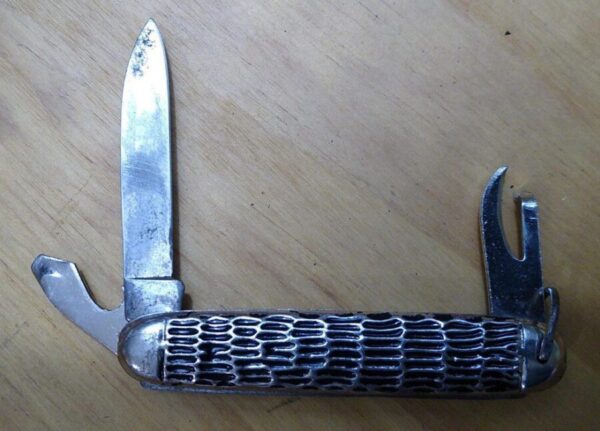 Vintage Republic of Ireland 3 blade Camp Knife w/bail.[Used – Near Mint Cond.] Camp Knives
