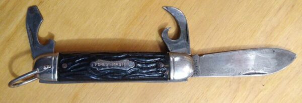 Vintage Colonial Prov. USA ‘Forest Master’ 3 Blade Pocket Knife with Bail[Used – Near Mint Cond.] Camp Knives