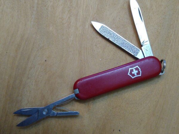 Victorinox Officer Suisse Small 3 blade Pocket Knife [Used – Pristine Cond.] Everyday Carry[EDC]