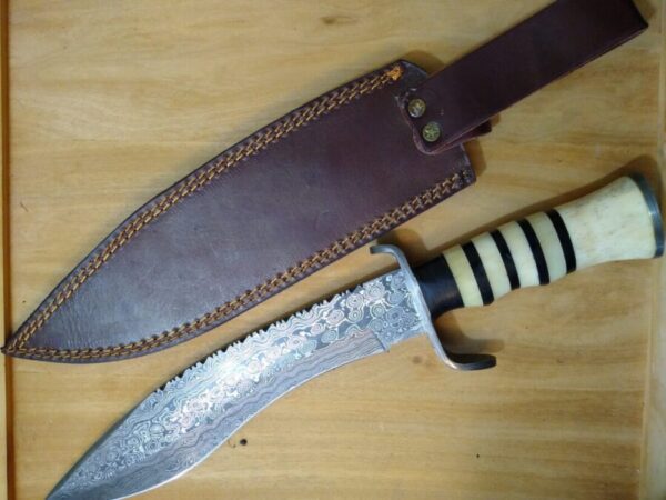 Damascus 15″ kukri with Damascus guard and butt cap. Handmade in TX, USA – New Leather Belt Sheath, with that new leather smell.. =] [Unused – Pristine Cond.] Collectible Knives