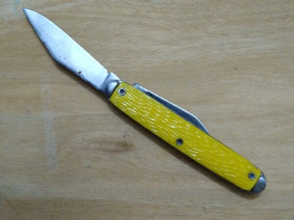 Vintage ‘The Ideal’ Jack knife, 2 blade Pocket knife with Jigged Yellow Scales[Unused – Pristine Cond.] Collectible Knives