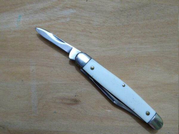 Vintage Utica Kutmaster NY, USA – Medium 2 Blade Jack/Pocket Knife with Smooth White Delrin Handle Scales [Unused – Pristine Mint Cond.] Everyday Carry[EDC]