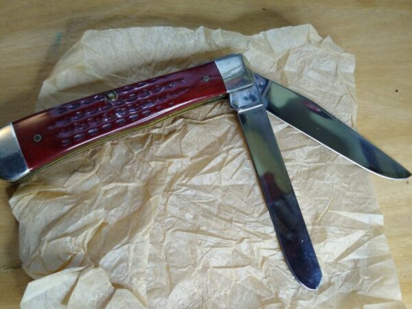 Case XX – 2007 Jigged Dark Red Bone Handle 6254 SS Large 4.13″ 2 blade Trapper Knife In Original Box[Unused – Pristine Mint] Case XX