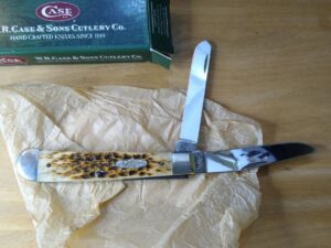 Case XX – 2004 Jigged Honey Brown Bone Handle 6254 SS Large 4.13″ 2 blade Trapper Knife In Original Box[Unused – Pristine Mint Cond.] Collectible Knives