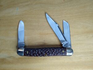 Vintage Kutmaster – Utica, NY Large 3 Blade Stockman with Jigged Bone Scales, Brass Liners and Pins [Unused – Pristine Mint Cond.] Collectible Knives