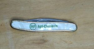 Vintage Colonial 2.75″ Serpentine 2 Blade ‘ USS Agri-Chemicals’ Advertisement Pocket Knife [Used – Pristine Mint Cond.] Collectible Knives