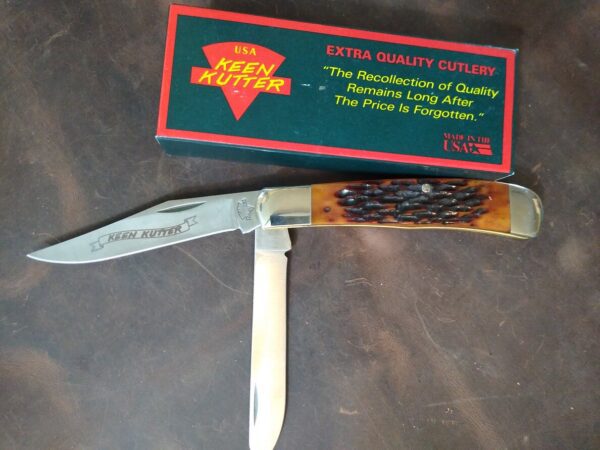 Vintage Keen Kutter Large 7.5″ Trapper with Jigged Bone Handle USA 92 Folding Pocket Knife In Original Packaging [Unused/NIB – Pristine Mint Cond.] Collectible Knives