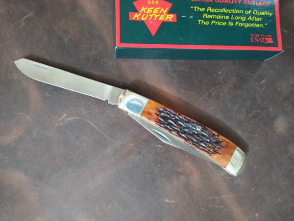 Vintage Keen Kutter Large 7.5″ Trapper with Jigged Bone Handle USA 92 Folding Pocket Knife In Original Packaging [Unused/NIB – Pristine Mint Cond.] Collectible Knives