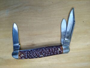 Vintage Utica Kutmaster NY, USA T2 – Large 3 Blade Stockman with Jigged Bone Scales, Brass Liners and Pins [Used – Pristine Cond.] Collectible Knives