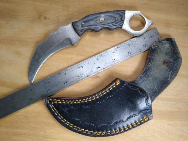 Custom Handmade 9.5″ Damascus Pattern Karambit ‘Tiger’s Claw’ Knife with Black Leather Belt Sheath[Used – Excellent Cond.] Collectible Knives