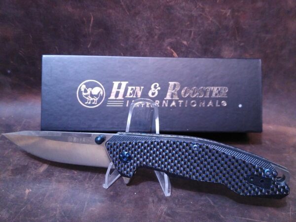 Hen & Rooster HRI-300BL Tasmanian – Contoured G10/Carbon Fiber Handle – Ball Bearing Liner-lock, and Reversible Belt Clip[Unused/NIB] Collectible Knives