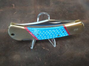 Kissing crane KC 5327 – Limited Ed. #952 Brass with Patriotic Stars and Strips Inlaid Blue Bone Handle Large Folding Hunter Knife [Unused – Pristine Mint Cond.] Collectible Knives