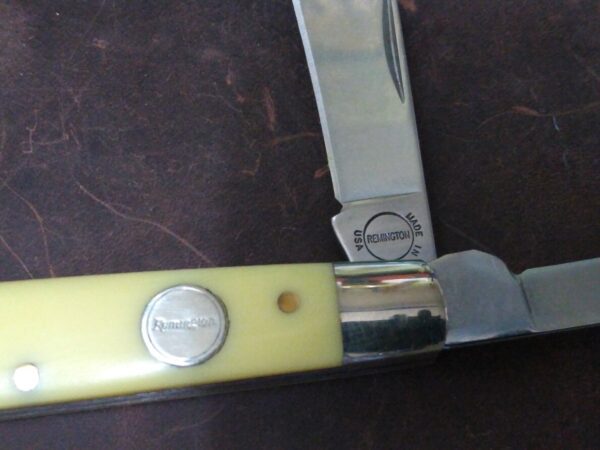 Remington USA 18537Y Medium 2 blade Jack-knife in Original Packaging [Unused – Pristine Mint Cond.] Collectible Knives