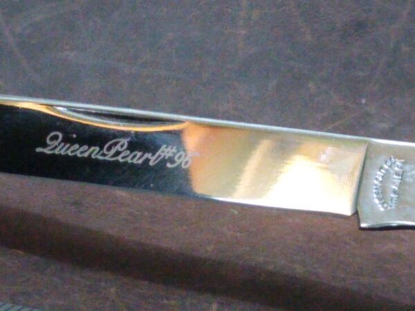 Queen Cutlery Co. USA – QueenPearl #96, Mother of Pearl handle, Doctors or Pharmacist Knife With Pill separator Spatula Blade[Unused – Pristine Mint Cond.] Collectible Knives