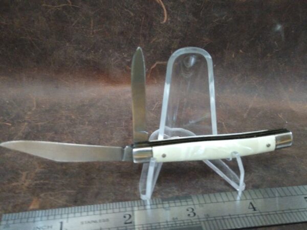 Vintage Imperial Frontier 2 blade Jack Knife w/White Cracked Ice Handle[Unused – Pristine Mint Cond.] Collectible Knives