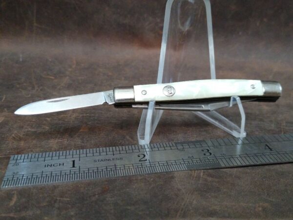 Vintage Imperial Frontier 2 blade Jack Knife w/White Cracked Ice Handle[Unused – Pristine Mint Cond.] Collectible Knives