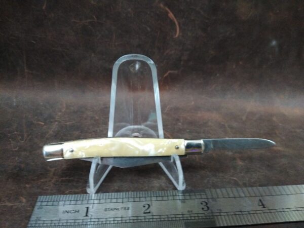 Vintage Imperial Frontier 2 blade Jack Knife w/Yellow Cracked Ice Handle[Unused – Pristine Mint Cond.] Collectible Knives